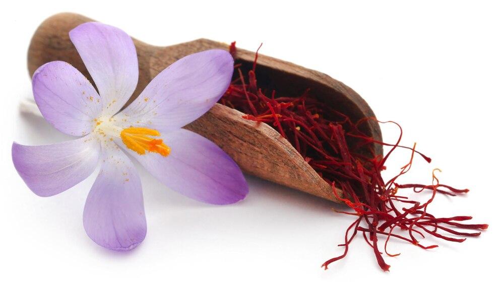 saffron-wooden-scoop-with-crocus-flower_525574-10088.jpg